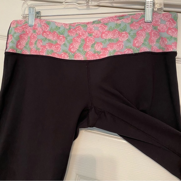 LIKE NEW Krass & Co RunRunner Leggings Secret Garden 10 - Picture 14 of 15